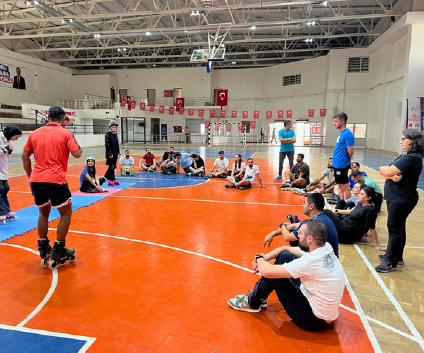 DİYARBAKIR’DA 1. KADEME TEKERLEKLİ PATEN ANTRENÖR KURSU TAMAMLANDI