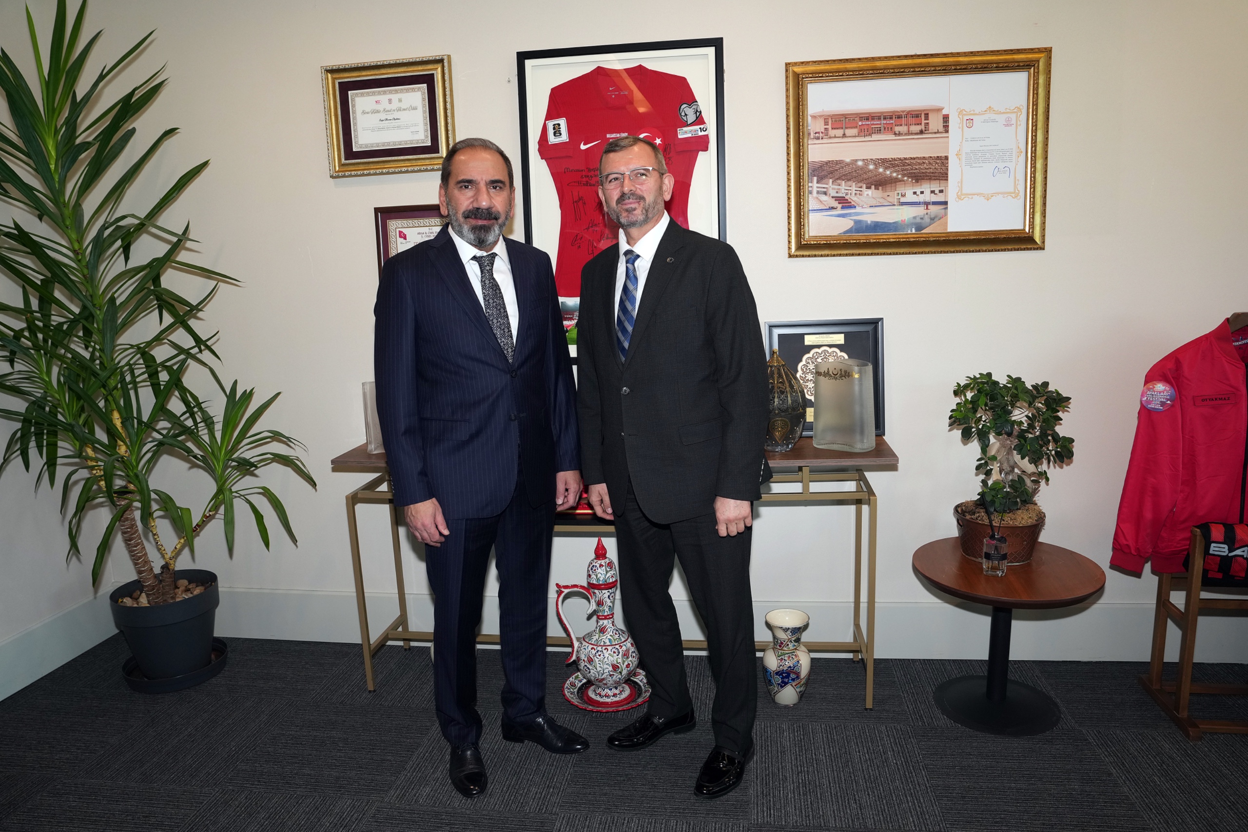 Başkanımız Fahrettin Yıldız TFF Başkan Vekili Mecnun Otyakmaz'ı Ziyaret Etti